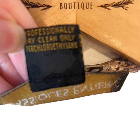 Classiques Entier 100% Silk Animal Print Blouse Size Medium - Picture 4 of 10